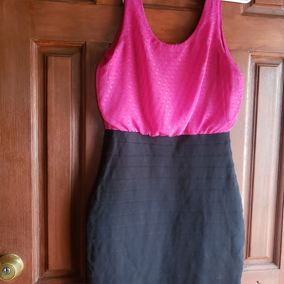 EXPRESS DRESS - Picture 15 of 16